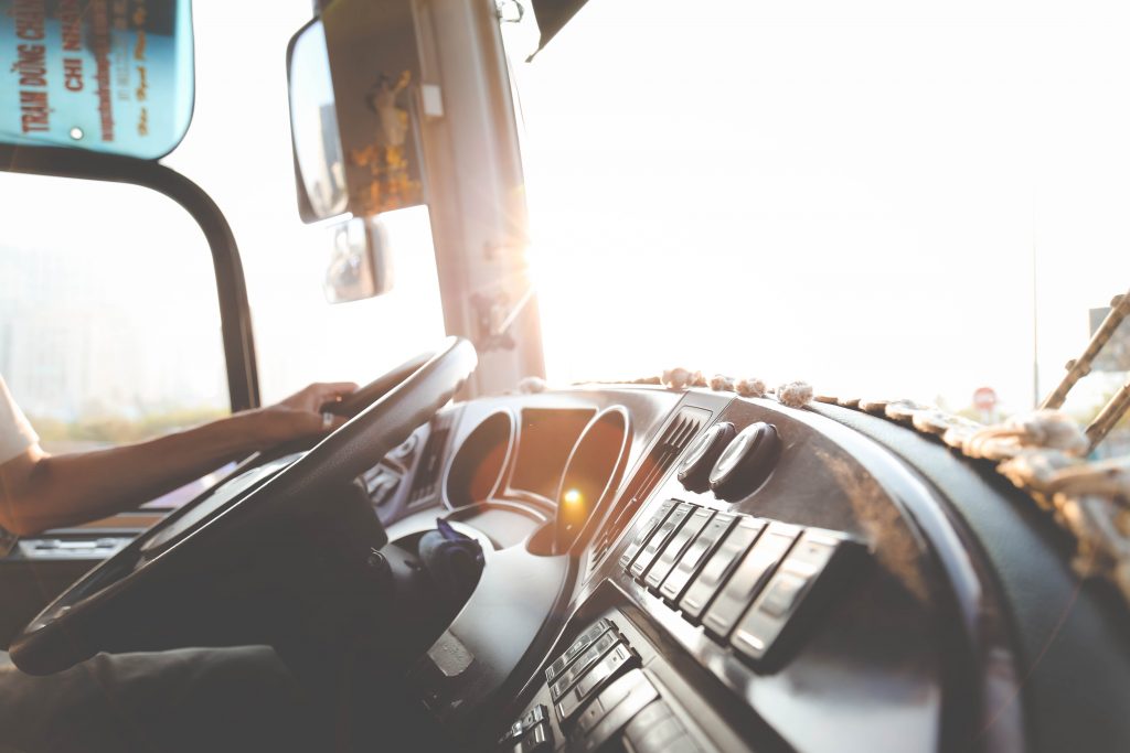 person-hand-on-steering-wheel-977213 person-hand-on-steering-wheel-977213